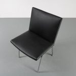 1950s Pair of AP40 black leather airport chairs by Hans J. Wegner for AP Stolen Denmark