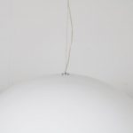 L4599 1970s Large white plexiglass hanging lamp model "Sonora 90" Vico Magistretti Oluce / Italy