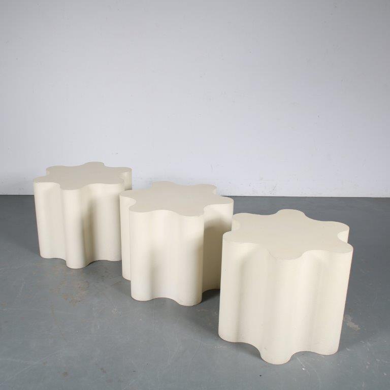 m25383 1970s Set of 3 white foam pop art stools Gulfram / Italy