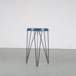 m24009 1950s Metal stool on hairpin legs Tjerk Reijenga Pilastro / Netherlands