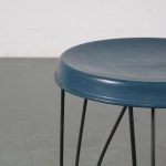 m24009 1950s Metal stool on hairpin legs Tjerk Reijenga Pilastro / Netherlands