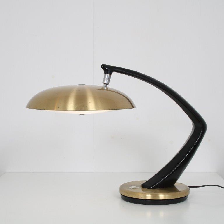 L4767 1960s Brass with black wooden desk lamp, model "Boomerang" 64 Fase / Spain