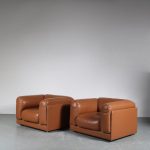 m25686 1970s Pair of cognac leather heavy club chairs