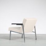 m25447 1960s easy chair on black metal base with skai armrest and new upholstery Martin Visser Spectrum / NL
