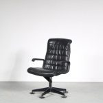 m25811 1980s Desk / conference chair on black metal crossbase with black leather upholstery Richard Sapper Knoll International, USA