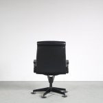 m25811 1980s Desk / conference chair on black metal crossbase with black leather upholstery Richard Sapper Knoll International, USA