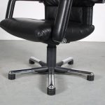 m25815 1980s "Figura" desk chair / conference chair in chrome with black metal base and black leather upholstery Mario Bellini Vitra, Germany