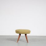 m26089 1950s Round stool on wooden legs with fabric upholstery Italy