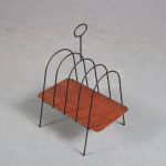 m26087 1950s Black wire metal magazine rack with brass leg ends and teak tray Bas van Pelt My Home, Netherlands