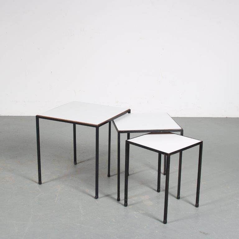 m23869 1950s Set of 3 nesting tables on thin black metal with white laminated tops Artimeta / Netherlands