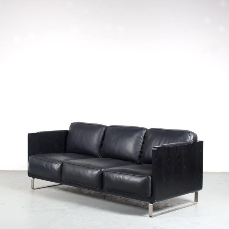 INC125 2000s "Kubo" 3-Seater sofa in black leather with chrome and black wooden base, Gino Lemson for Kubikof Italy