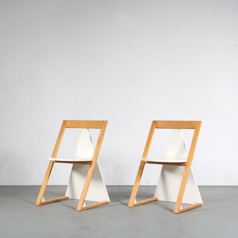 m26263 1980s Pair of unique Mepmhis style beech with white wooden side chairs Netherlands