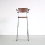 m26233 1950s Chrome pipe frame high children chair with plywooden seat and bakelite armrests Gispen, Netherlands