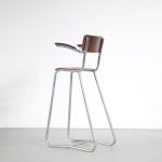m26233 1950s Chrome pipe frame high children chair with plywooden seat and bakelite armrests Gispen, Netherlands
