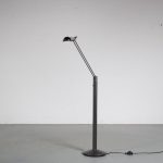 L4991 1980s Floor lamp in grey and black metal model "Anade" Josep Lluscá Metalarte, Spain