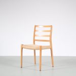 m25844 1970s Set of 4 oak wooden dining chairs model 85 with papercoard seat Moller Moller, Denmark