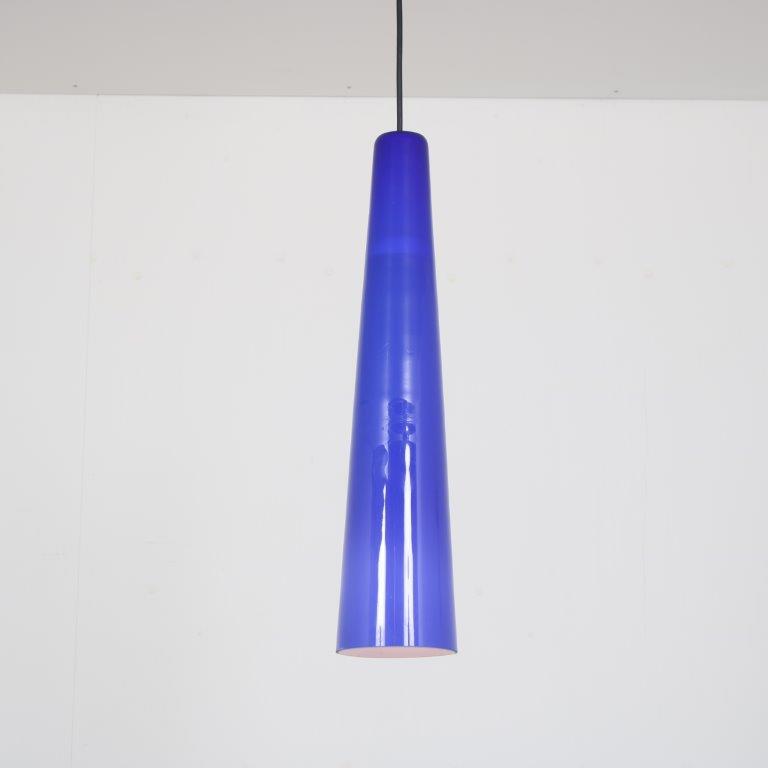 L4935 1960s Large blue glass cone shaped hanging lamp Vistosi, Italy