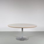 m26452 2000s Oval dining table on round chrome base with white laminated top Pierre Paulin Artifort, Netherlands