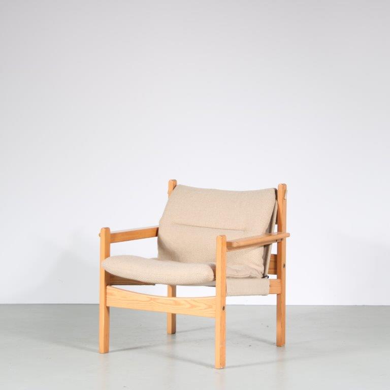 m26543 1970s Pine wooden easy chair with canvas and fabric upholstery Sorlie Mobler Sarpsborg, Norway