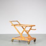 m26538 1950s Walnut wooden trolley with glass top Cesare Lacca Cassina, Italy