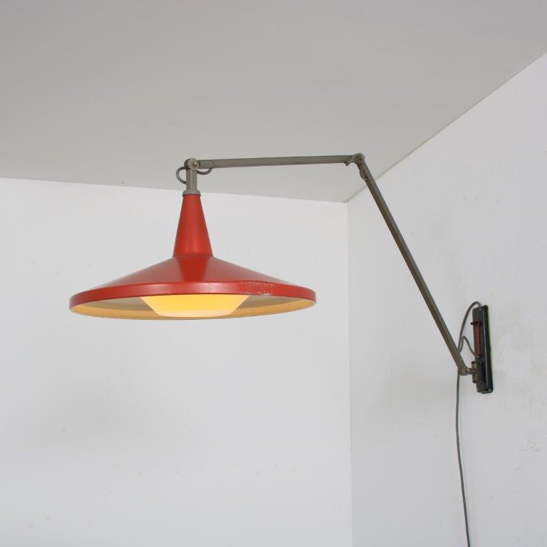 L5014 1950s Red metal Panama wall lamp Wim Rietveld Gispen, Netherlands