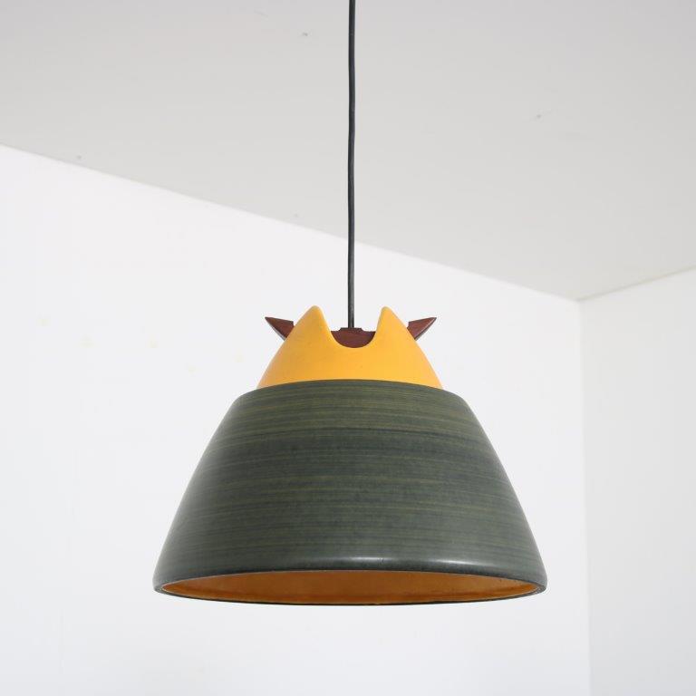L4785 1960s Ceramics hanging lamp with wooden details Cari Zalloni Steuler keramiek / Germany