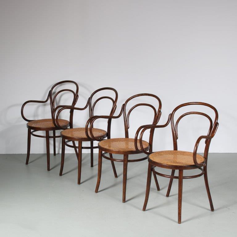 m26647 1960s Set of 4 Thonet chairs with armrests, model Charlie Chaplin Romania