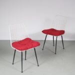 m26846 1960s Wire metal chair with white seat and black base by Flamingo, Netherlands