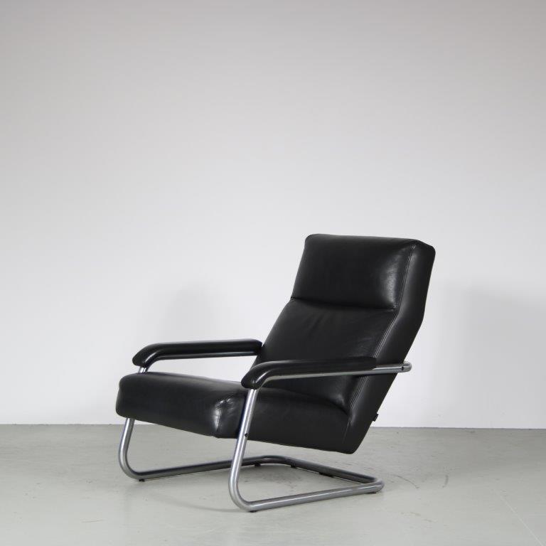 m26992 1970s Easy chair 4751 on stainless steel base with black neck leather upholstery Jan des Bouvrie Gelderland, Netherlands