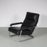 m26992 1970s Easy chair 4751 on stainless steel base with black neck leather upholstery Jan des Bouvrie Gelderland, Netherlands