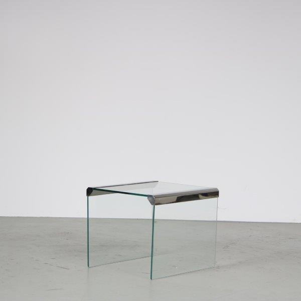 m26900 1970s Small glass side table with chrome edges Pierangelo Galotti Galotti & Radice, Italy