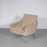 m27077 1950s Easy chair on brass legs with original beige upholstery attributed to Ico Parisi Italy