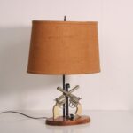 L5167 1950s Table lamp with two pistols in the base and fabric hood Italy
