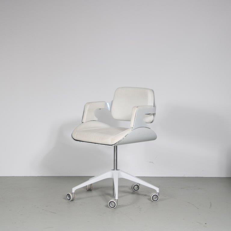 m27102 1990s White leather with aluminium desk chair Hadi Teherani Interstuhl, Germany