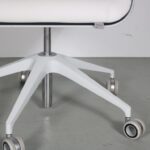 m27102 1990s White leather with aluminium desk chair Hadi Teherani Interstuhl, Germany