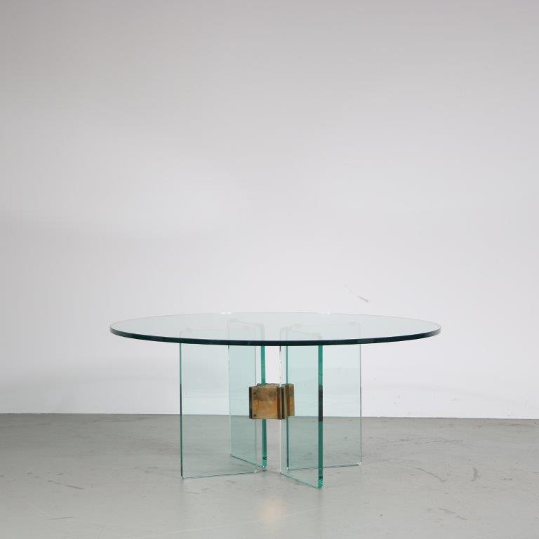 m27270 1970s Round glass coffee table with brass details Peter Ghyczy Ghyczy, Netherlands