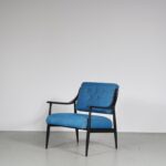 2308 4 (1) m27299 1960s Lounge chair on black painted wooden base with blue and yellow fabric cushions Italy