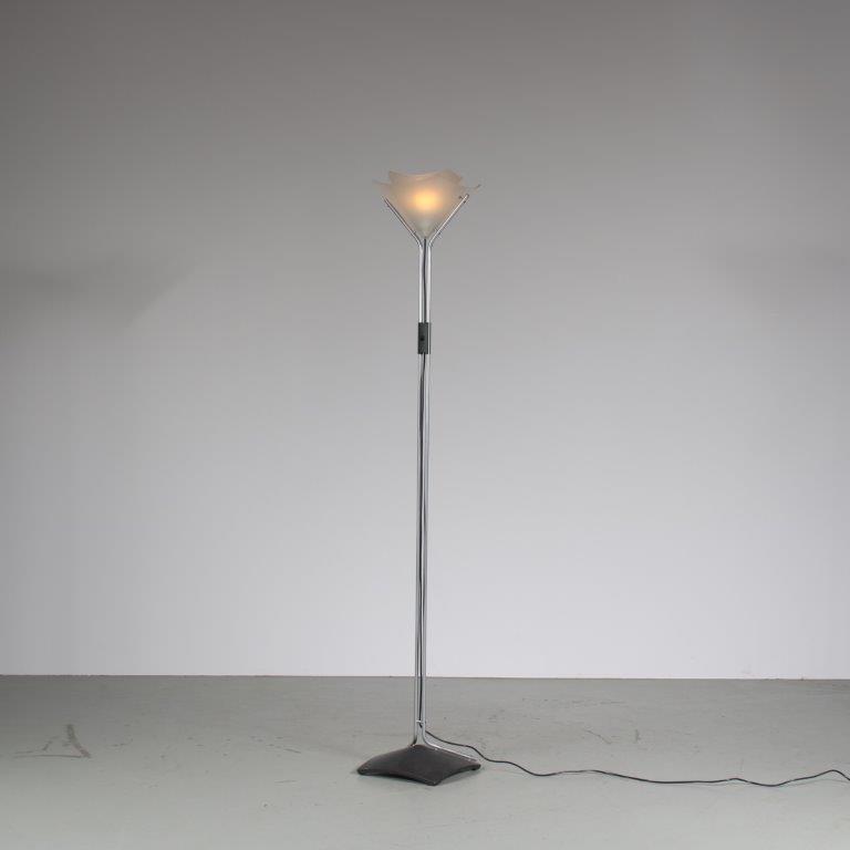 L5193 1980s Floor lamp model Delphi in grey metal with acrylic hoods Otto Hevvelink & William ter Kulle Indoor Netherlands