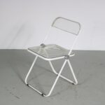 m27282 1970s Plia Folding chair with white frame and clear plexi seat and backrest Giancarlo Piretti Castelli, Italy