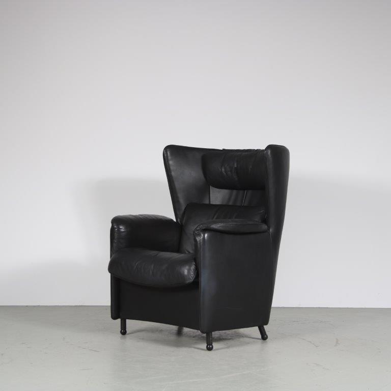 m27318 1980s "DS23" Lounge chair in black leather on black legs / Franz Schulte / De Sede, Switzerland