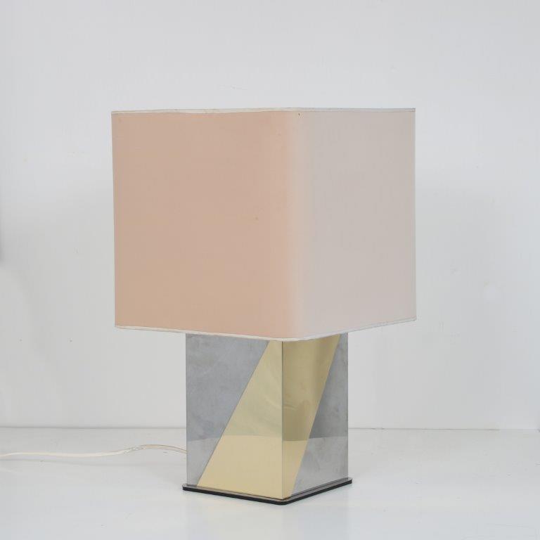 L5230 1970s Luxurious chrome with brass table lamp with silk hood in Romeo Rega style Italy