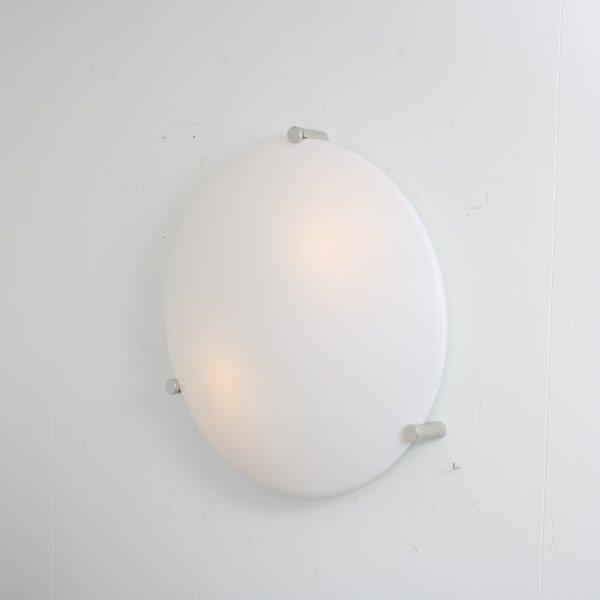 L5187 1970s White perspex ceiling lamp with aluminium details model 2830i Elio Martinelli Martinelli, Italy