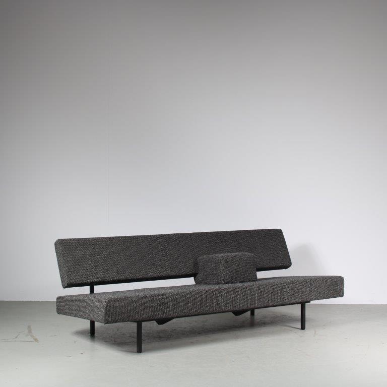 m27383 1950s Early model 3-Seater sleeping sofa with chain mechanism on black metal base with new upholstery Martin Visser Spectrum, Netherlands