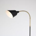L5268 2020s edition of 1950s Floor lamp "AJ7" in black metal with brass details / Arne Jacobsen / &Tradition, Denmark