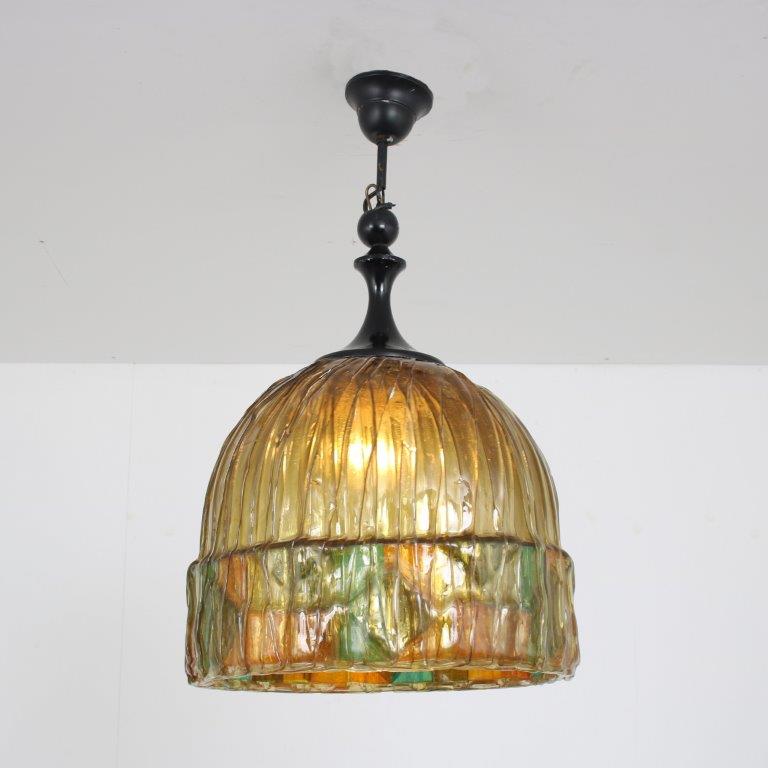 L5209 1970s Resin hanging lamp with coloured details to the edge Netherlands