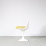 m26836-9 1970s White plastic Tulip chair with newly upholstered cushion Eero Saarinen Knoll International, USA
