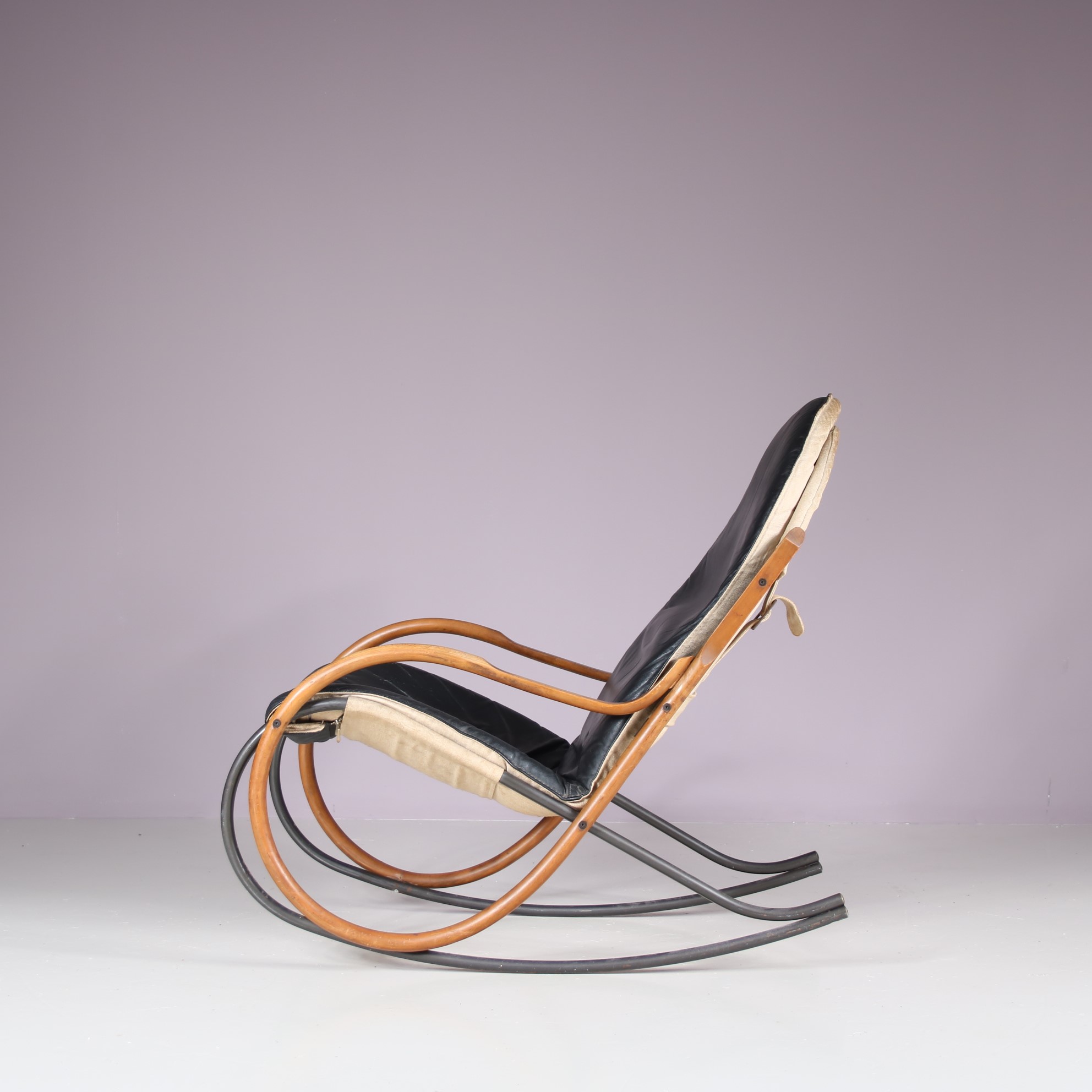 m27573 1970s Rocking chair by Paul Tuttle for Strässle, Switzerland