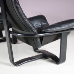 m24519-m27637 1970s Manta chair on black wooden base with black leather upholstery Ingmar Relling Westnofa, Norway
