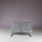 m27474 1960s 2-Seater Concorde Sofa with new upholstery on aluminum base Pierre Paulin Artifort, Netherlands