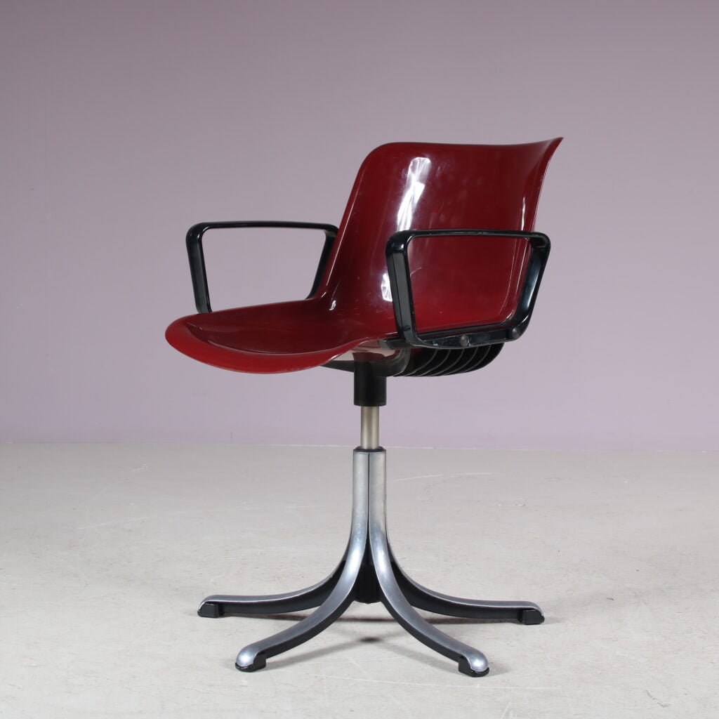 m27779-80 1970s "Modus" Desk chair in red plastic on metal base / Osvaldo Borsani / Tecno, Italy